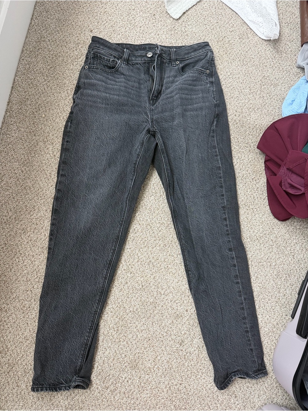 American Eagle Outfitters Charcoal High-Rise mom straight Jeans